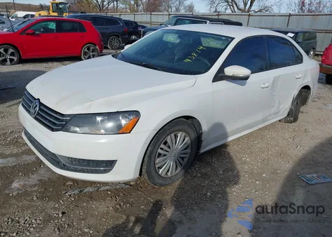 2014 Volkswagen Passat 1.8T S z USA, uszkodzony, nr VIN 1VWAT7A36EC086642